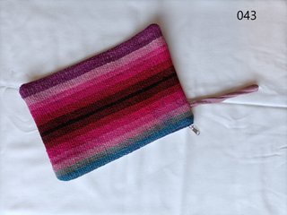 Bolso sobre tejido lana telar