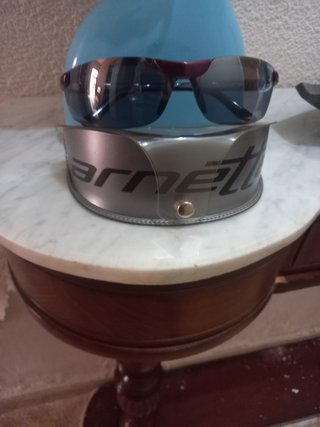 Gafas de sol Arnette negras y rojas