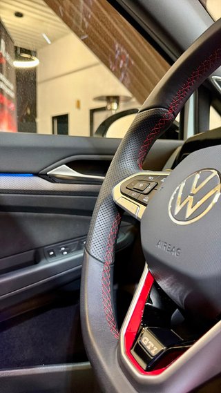 Volkswagen Golf 2024