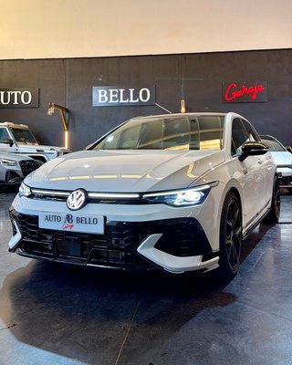 Volkswagen Golf 2024