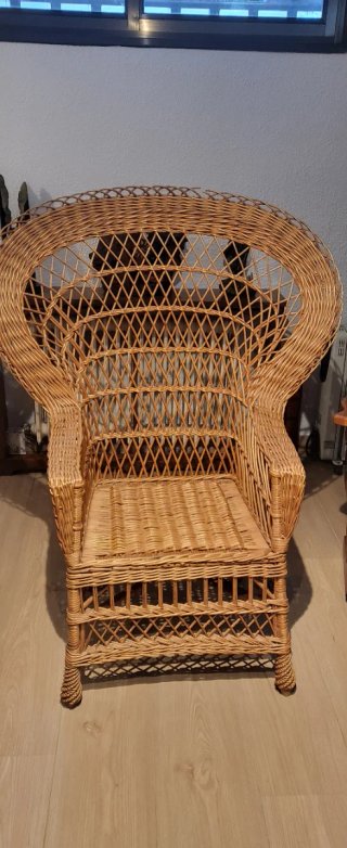 Sillón de mimbre estilo peacock