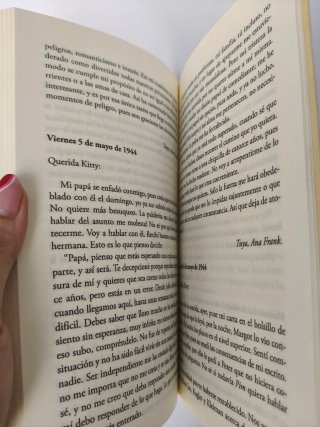 Diario de Ana Frank con crítica y marco histórico.