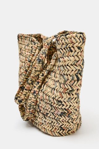 Bolso de hombro tipo rafia con cartera de lino.