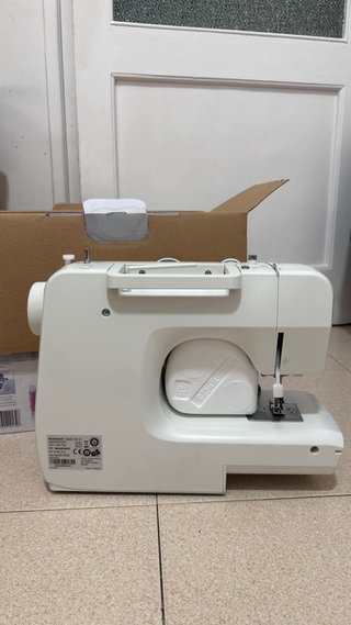 SilverCrest máquina de coser SNM 33 C1