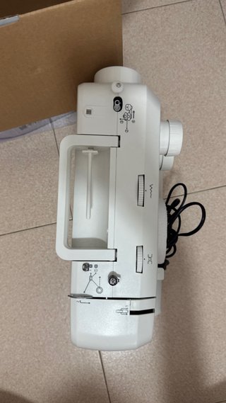 SilverCrest máquina de coser SNM 33 C1