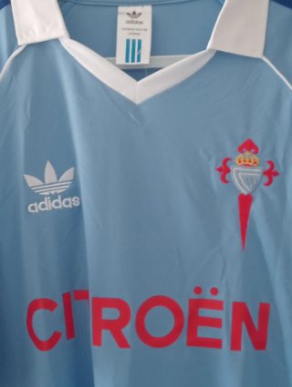 Camiseta clasica Celta de Vigo. Talla XL