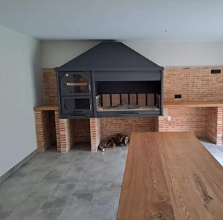 Barbacoa de obra con parrilla