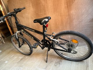 Bicicleta niño Avigo en negra. Poco uso