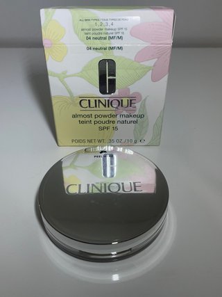 Clinique Polvo Compacto N°04 Beige/Marrón