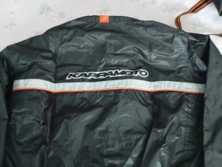 Chubasquero negro tallas S y M sin estrenar
