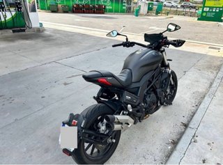 Benelli 502C. Muchos extras. Año 2021 Solo 12900Km