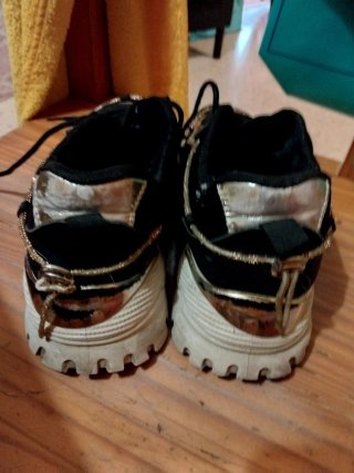 Zapatillas Guess T.40 Brillantes