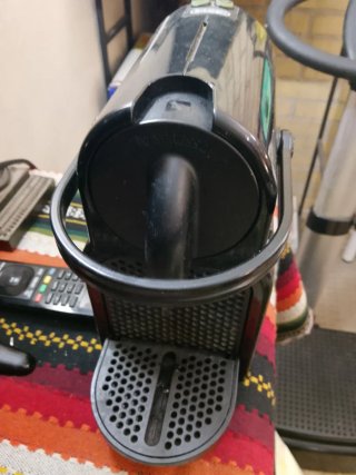 Cafetera Nespresso Negra