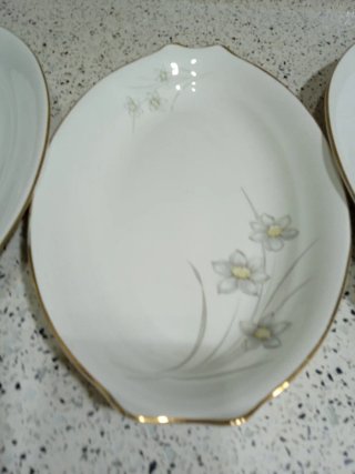 3 bandejas porcelana y plato postre