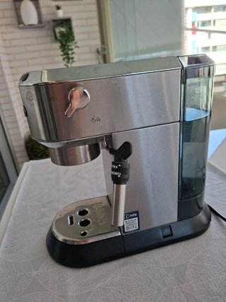 Cafetera DeLonghi Dedica