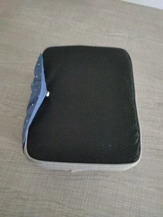 Trona de viaje azul con estampado