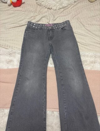 Pantalones Campana One Dilema Grises con Alas