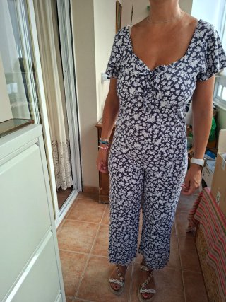 Mono floral azul y blanco mujer