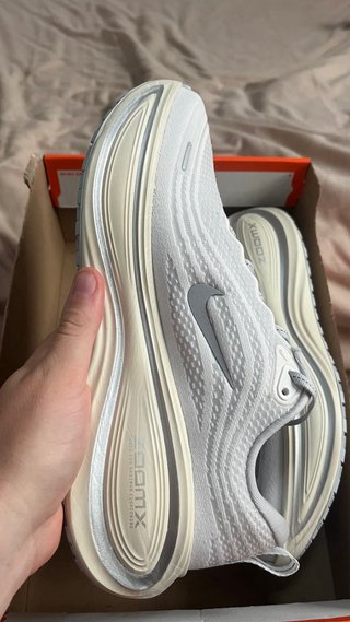 Nike Vomero Plus Gris/Blanco