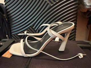 Tacones blancos mujer