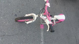 Bicicleta niña /o 14 pulgadas con ruedines.