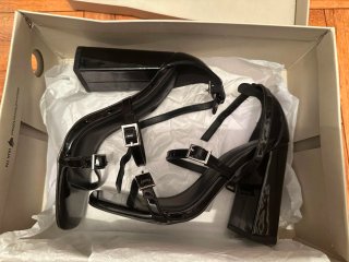 Tacones negros charol mujer