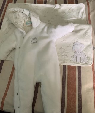 Conjunto mono y mantita bebé terciopelo