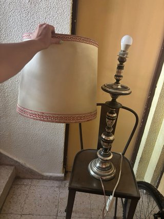 Lámpara de mesa vintage para reparar.
