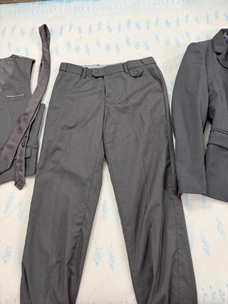 Traje de hombre gris