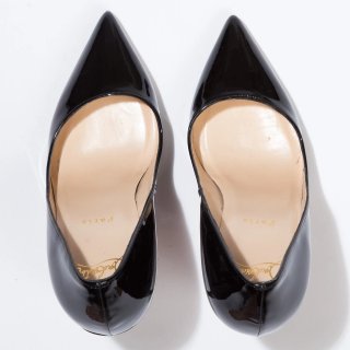 Louboutin So Kate – Tacones negros de charol