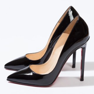 Louboutin So Kate – Tacones negros de charol