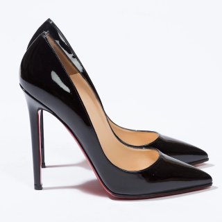 Louboutin So Kate – Tacones negros de charol