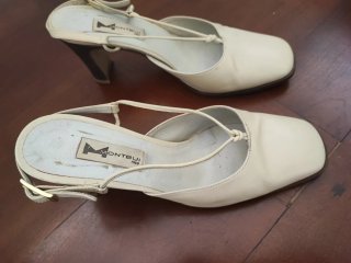 Sapatos Montbui Creme Couro Salto