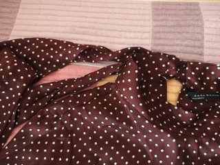 Camisa de lunares marrón Zara