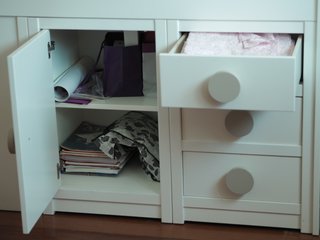 Cama nido doble con cajones de diferente tamaño.