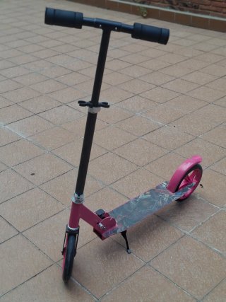 Patinete rosa plegable