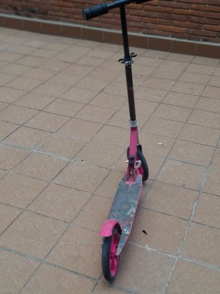 Patinete rosa plegable
