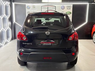 Nissan Qashqai+2 2010