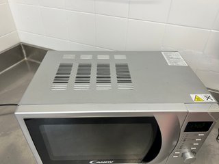 Microondas Candy CMG2071DS con Grill 20L Plata