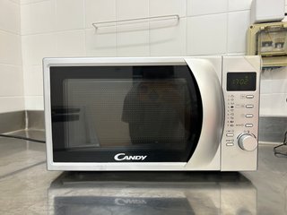 Microondas Candy CMG2071DS con Grill 20L Plata