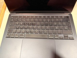 MacBook Air 2022 Gris Espacial.