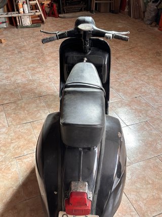 Vespa 160 GT Negra