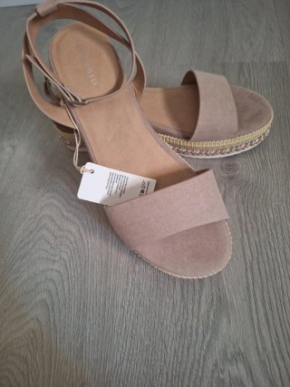 Sandalias cuña Anna Field Talla 42