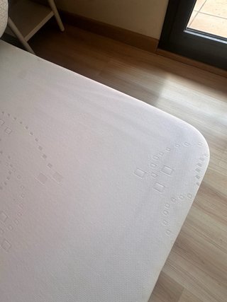 Cama 1,60mx1,90m con colchón y 2 mesitas