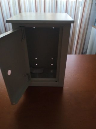 Caja de luz metálica