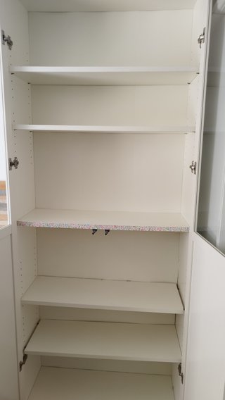 Estantería librería blanca con puertas de vidrio