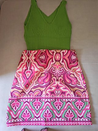 Conjunto Top Verde y Falda Estampada