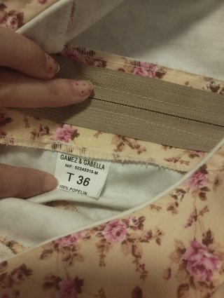 Traje de flamenca beige y rosa