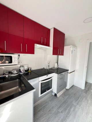 ALQUILER HABITACIÓN GRANDE Y LUMINOSA