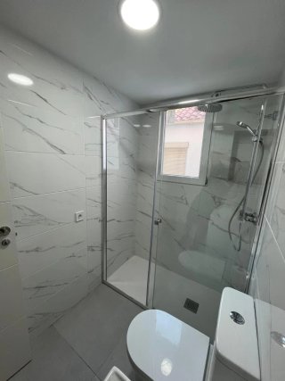 ALQUILER HABITACIÓN GRANDE Y LUMINOSA